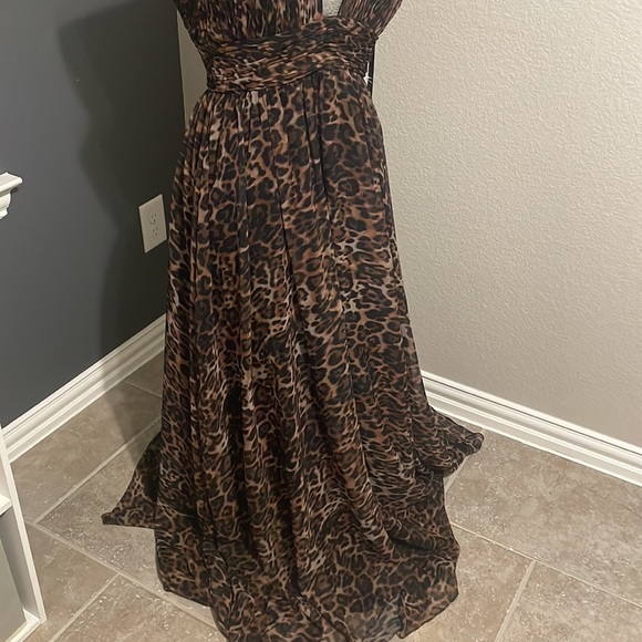 MAC DUGGAL NWT Halter Neck Gown Size 6 Cheetahlicious - Picture 5 of 12